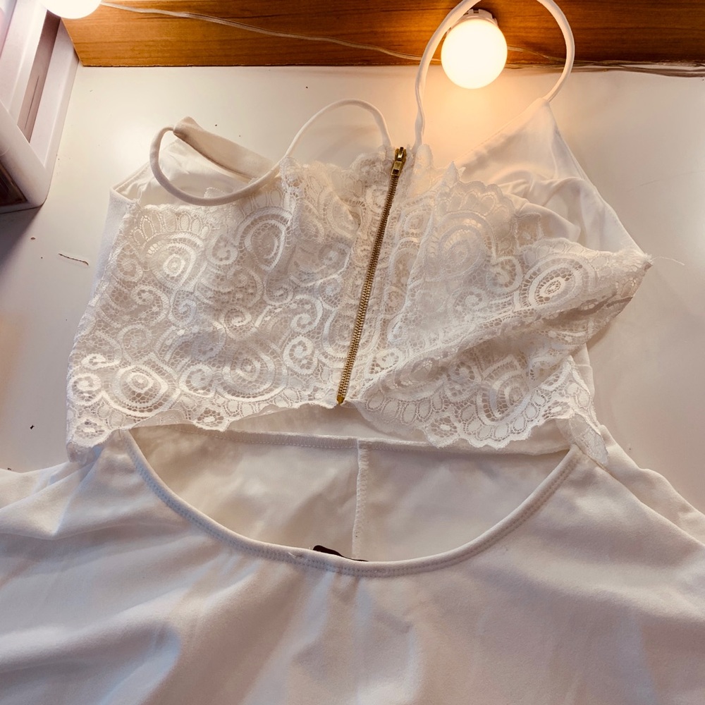 White romper - Picture 3 of 4